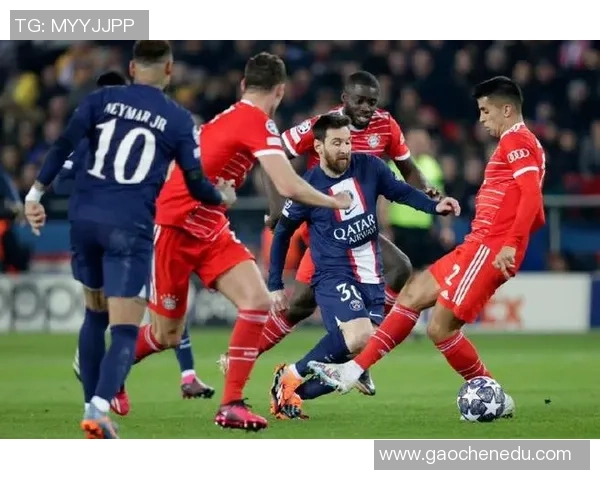 欧联杯精彩对决拜仁慕尼黑3-0战胜巴黎圣日耳曼帽子戏法引爆全场